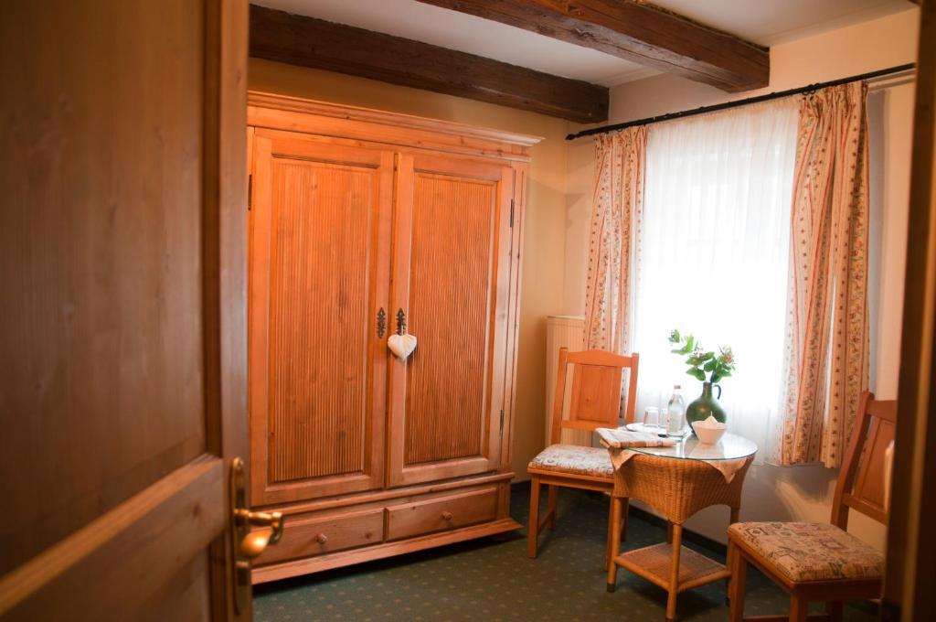 Hotel Schuberths Am Markt 부텐하임 외부 사진